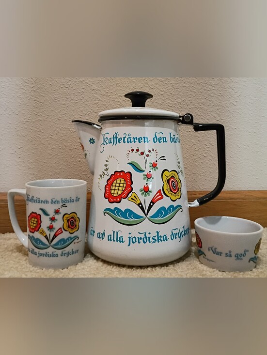 Berggren Other - Vintage Berggren Enamel Coffee Set - White